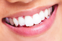 Цвет, форма и расположение зубов влияют на нашу привлекательность, играя большую роль в выборе партнёра