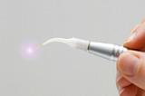 Лазерная обработка и стерилизация одного канала корня зуба при лечении пульпитов и периодонтитов